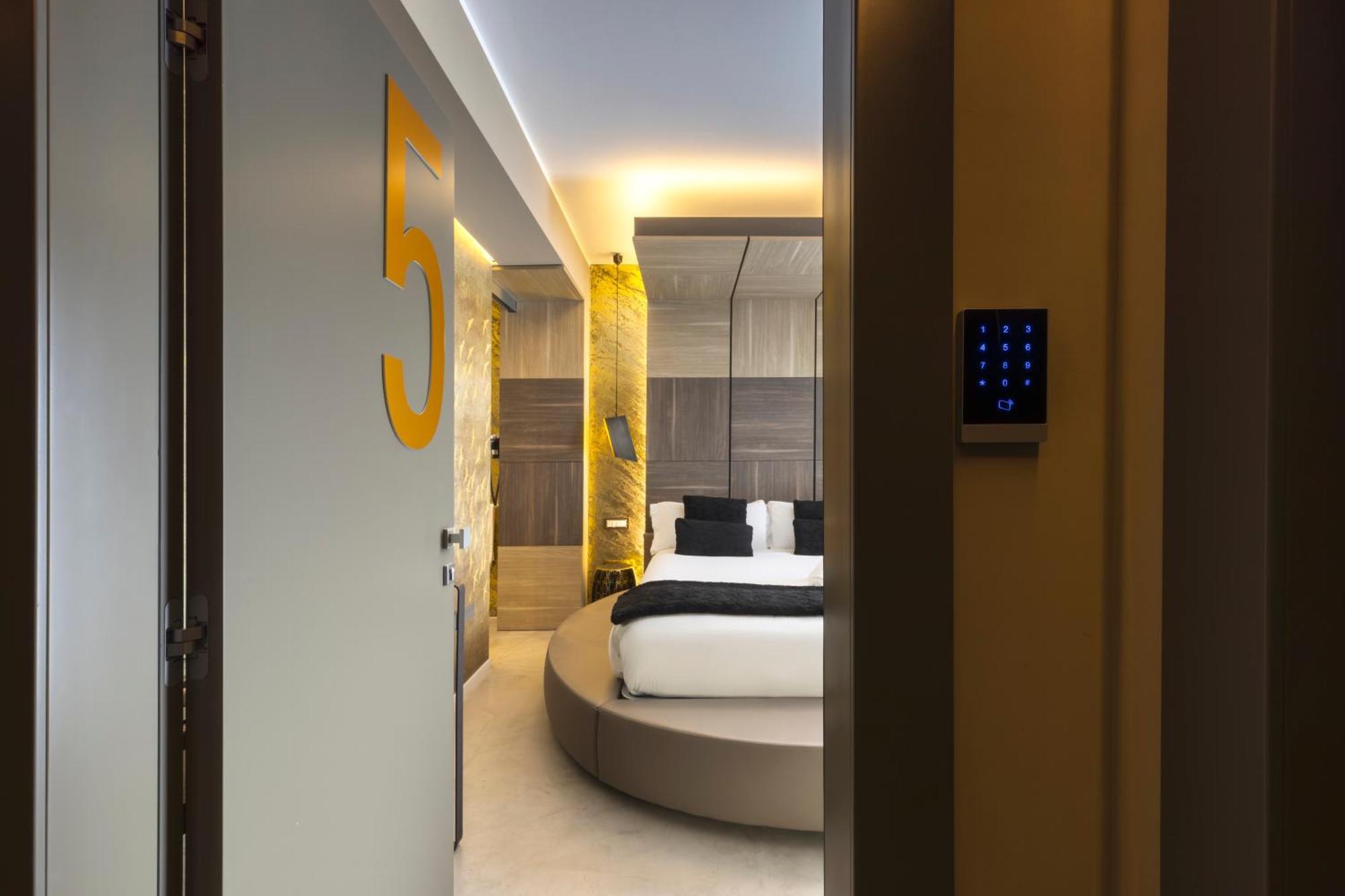 Milestone (Adults Only) Bed & Breakfast กวาร์ตู ซานเตเลนา ภายนอก รูปภาพ