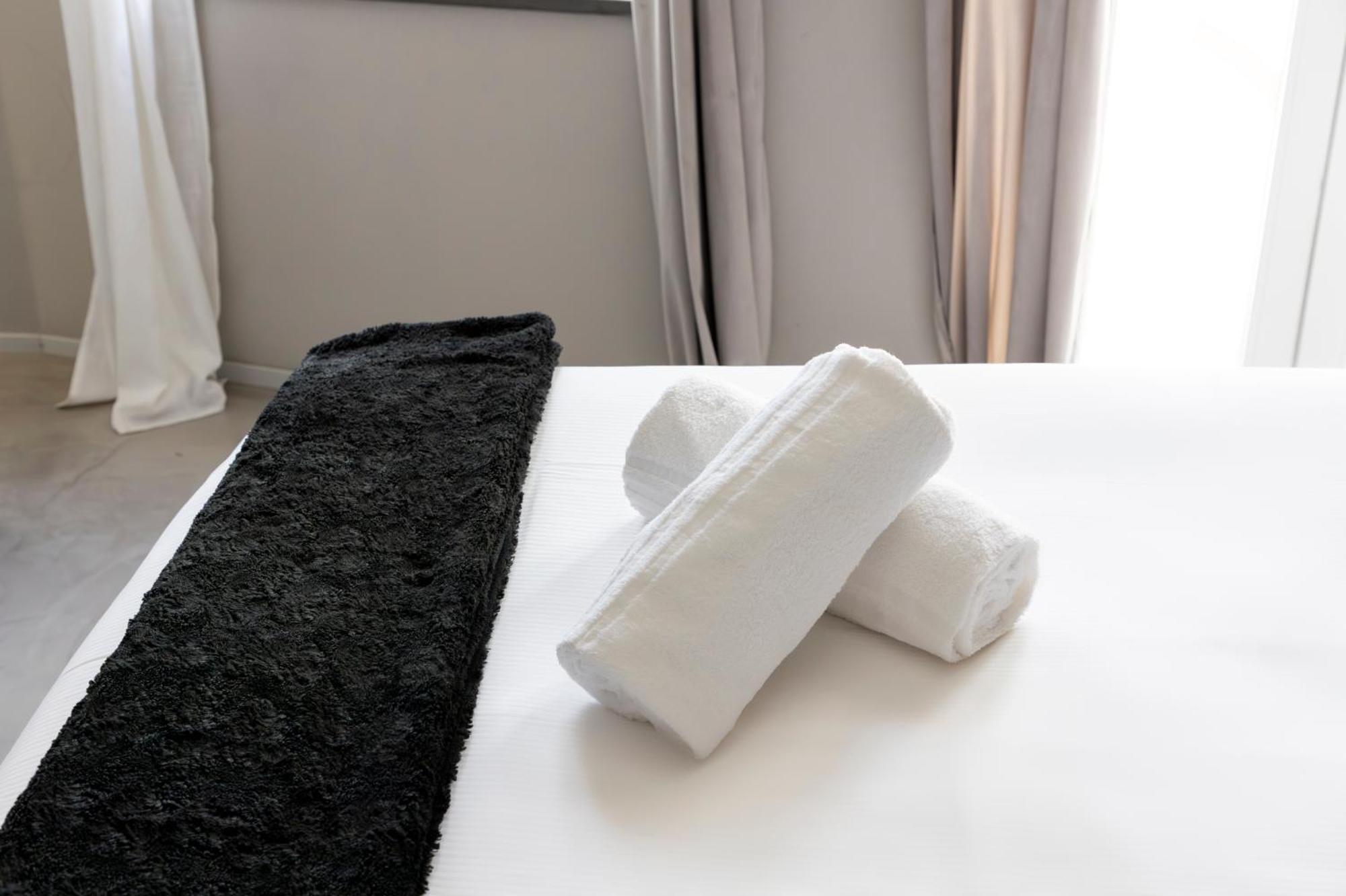 Milestone (Adults Only) Bed & Breakfast กวาร์ตู ซานเตเลนา ภายนอก รูปภาพ